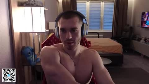 Mark online show from 11/04/25, 01:54