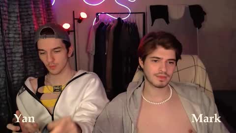 Mark online show from 11/08/25, 03:45