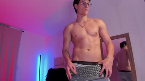 Snapshot of mark_thonson chatting on 03/28/26, 02:22 troy online show from 03/28/26, 02:22