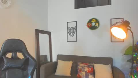 Snapshot of mark_x23 chatting on 12/18/25, 12:49 mark_x23 online show from 12/18/25, 12:49