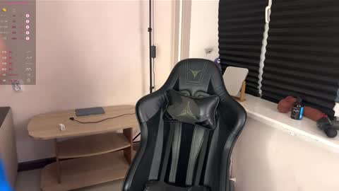 Snapshot of markcarthy chatting on 12/21/25, 02:35 Mark online show from 12/21/25, 02:35