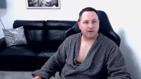 Snapshot of marko66999 chatting on 10/20/25, 09:54 Master online show from 10/20/25, 09:54