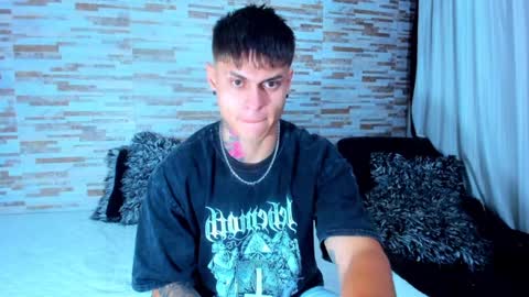 Snapshot of marko_toro__ chatting on 01/08/25, 04:34 Sebastian online show from 01/08/25, 04:34