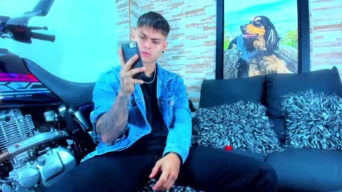 Snapshot of marko_toro__ chatting on 01/18/25, 02:25 Sebastian online show from 01/18/25, 02:25