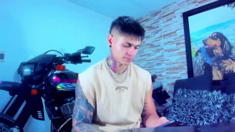 Snapshot of marko_toro__ chatting on 01/20/25, 01:39 Sebastian online show from 01/20/25, 01:39