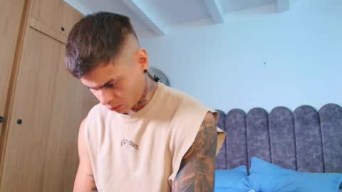 Sebastian online show from 12/02/25, 01:00