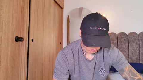 Sebastian online show from 12/14/25, 09:41