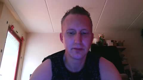 Mark online show from 05/04/26, 04:36