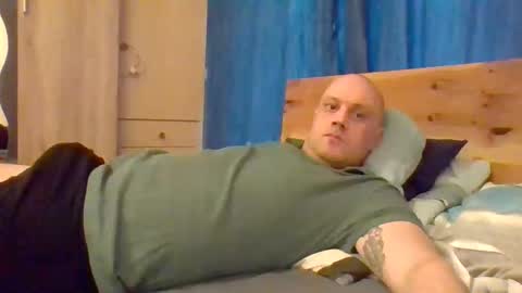 markus_7 online show from 12/15/25, 12:42