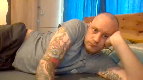 Snapshot of markus_7 chatting on 07/06/26, 10:23 markus_7 online show from 07/06/26, 10:23