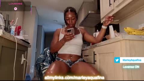 Snapshot of marleymadness9 chatting on 09/25/25, 01:59 MarleyAquafina online show from 09/25/25, 01:59