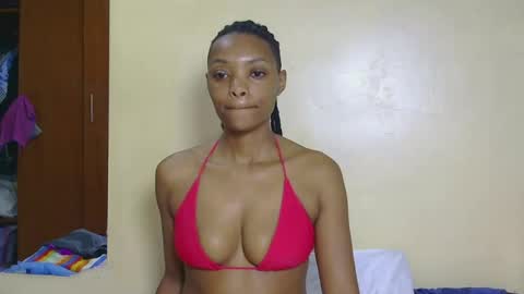 Snapshot of marly_babe chatting on 07/16/26, 12:22 Marly online show from 07/16/26, 12:22