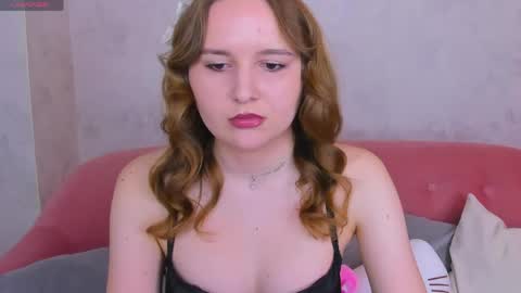 Snapshot of marlyn_owen chatting on 05/02/26, 01:21 Emmaa online show from 05/02/26, 01:21