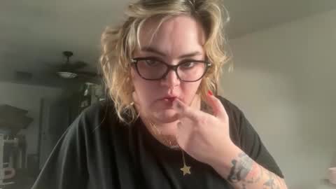 maroon_moon online show from 09/20/25, 12:55