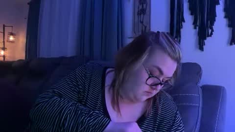 maroon_moon online show from 11/20/25, 01:06