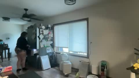 maroon_moon online show from 04/01/26, 08:28