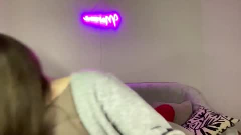 Mary online show from 10/28/25, 05:04