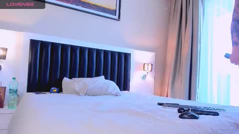 Mari online show from 11/18/25, 07:02