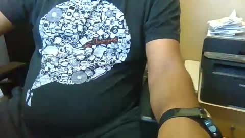 Snapshot of marriedandfrisky chatting on 10/31/25, 01:34 Married Horny Guy online show from 10/31/25, 01:34