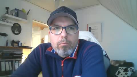 Snapshot of marriedcock1980 chatting on 03/10/25, 07:21 marriedcock1980 online show from 03/10/25, 07:21