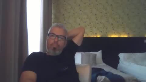 Snapshot of marriedcock1980 chatting on 09/10/25, 04:29 marriedcock1980 online show from 09/10/25, 04:29