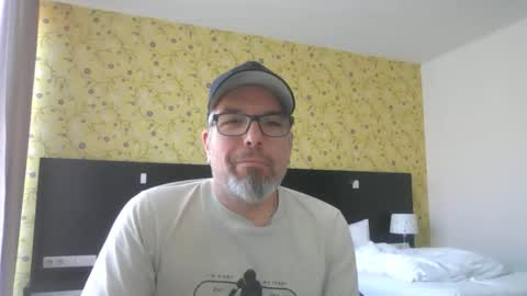 Snapshot of marriedcock1980 chatting on 09/20/25, 11:33 marriedcock1980 online show from 09/20/25, 11:33