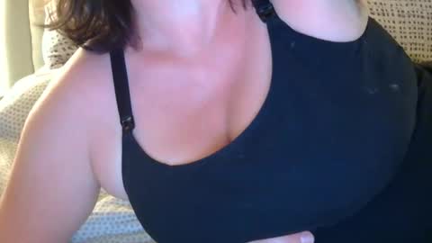 Jess and Nick online show from 06/07/26, 03:54