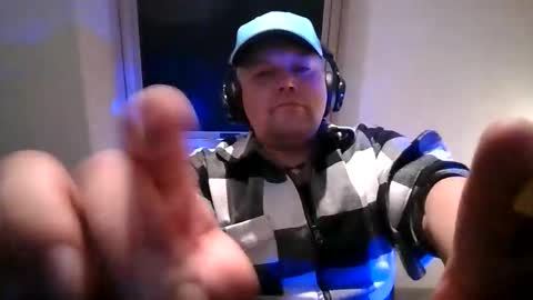 mars0481 online show from 10/13/25, 07:52