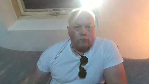 Snapshot of mars0481 chatting on 04/25/26, 03:09 mars0481 online show from 04/25/26, 03:09