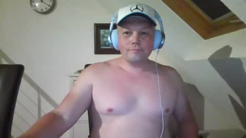 Snapshot of mars0481 chatting on 06/20/26, 10:23 mars0481 online show from 06/20/26, 10:23