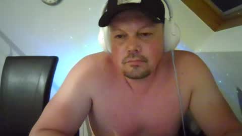 Snapshot of mars0481 chatting on 07/31/26, 10:20 mars0481 online show from 07/31/26, 10:20