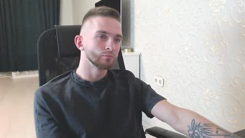 Snapshot of marselle_looker chatting on 01/10/25, 02:25 Marselle online show from 01/10/25, 02:25