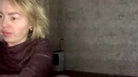 Snapshot of martaluna_ chatting on 11/15/25, 01:40 Marta online show from 11/15/25, 01:40