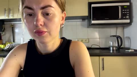 Snapshot of martaluna_ chatting on 05/19/26, 02:45 Marta online show from 05/19/26, 02:45