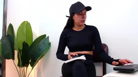 marthina thompson online show from 01/02/25, 12:24