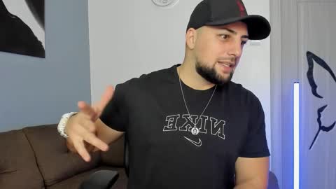 Snapshot of martiinsoul chatting on 12/15/24, 05:31 Martiinsoul online show from 12/15/24, 05:31