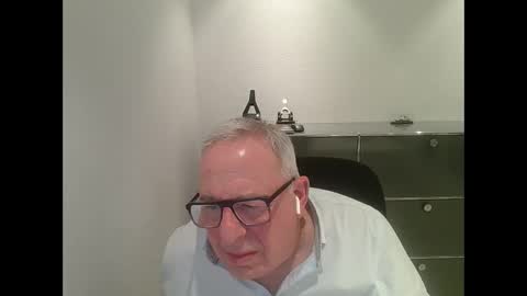 Snapshot of martin_1947 chatting on 02/16/25, 08:22 martin_1947 online show from 02/16/25, 08:22