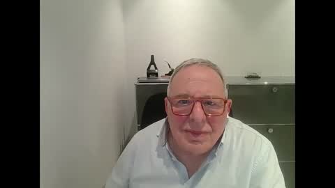 Snapshot of martin_1947 chatting on 02/21/25, 10:48 martin_1947 online show from 02/21/25, 10:48
