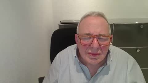 Snapshot of martin_1947 chatting on 11/04/25, 10:53 martin_1947 online show from 11/04/25, 10:53