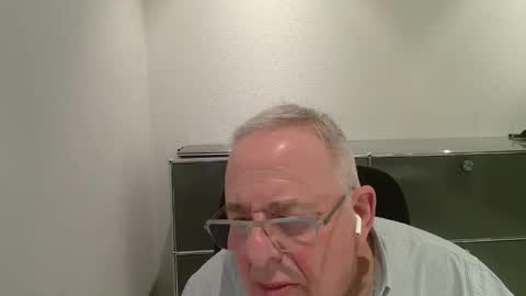 Snapshot of martin_1947 chatting on 02/21/26, 09:05 martin_1947 online show from 02/21/26, 09:05