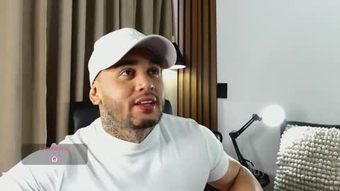 Snapshot of martin_colby05 chatting on 06/06/26, 07:40 ONLYFANS Sotoandres modelo independiente online show from 06/06/26, 07:40