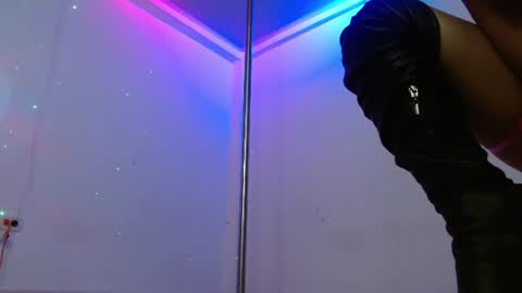 100 explicit here. follow  online show from 07/02/26, 11:11