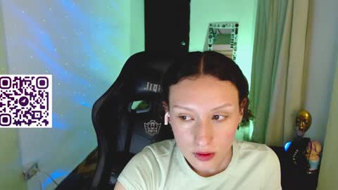 Snapshot of martina_adams chatting on 01/17/25, 05:11 mari online show from 01/17/25, 05:11