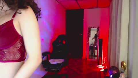 Snapshot of martina_adams chatting on 02/23/25, 02:07 mari online show from 02/23/25, 02:07