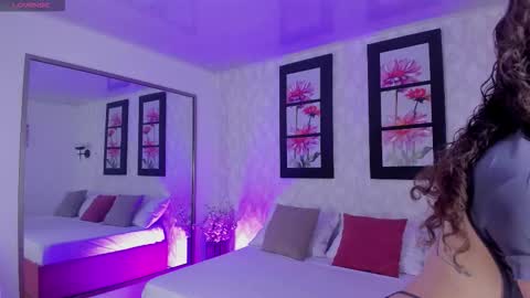 mari online show from 11/11/25, 12:05