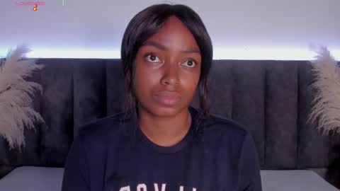 Laura online show from 09/12/25, 08:09