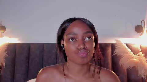 Laura online show from 09/18/25, 08:33