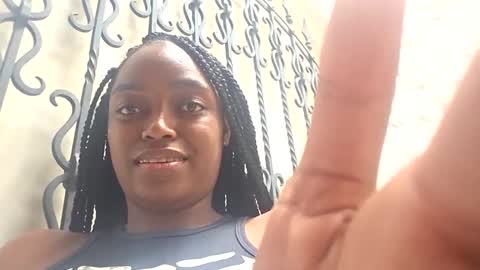 Laura online show from 11/30/25, 06:45