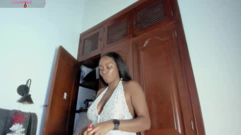 Laura online show from 12/23/25, 12:30