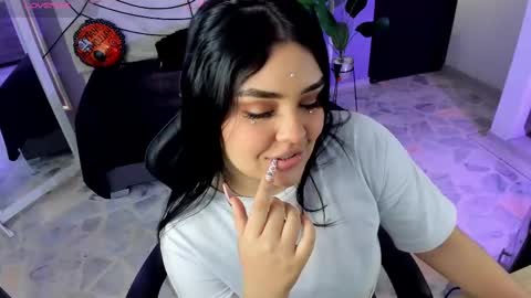 Martina  online show from 10/08/25, 08:39
